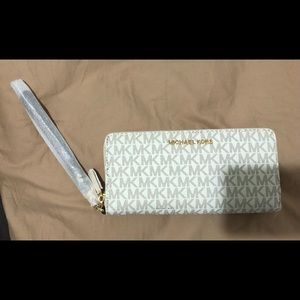 Michael Kor Wallet (BRAND NEW)